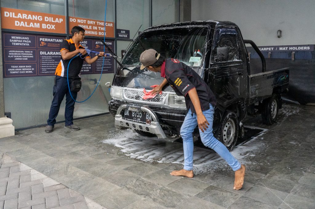investasi bisnis franchise cuci mobil sendiri self car wash