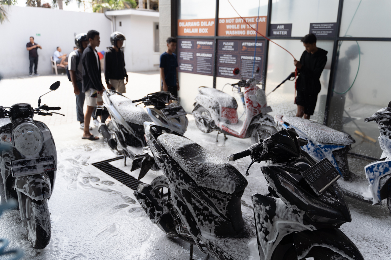 peluang investasi bisnis cuci mobil mandiri untuk passive income stabil dengan peralatan otomatis paling awet dan sistem bisnis autopilot di Indonesia